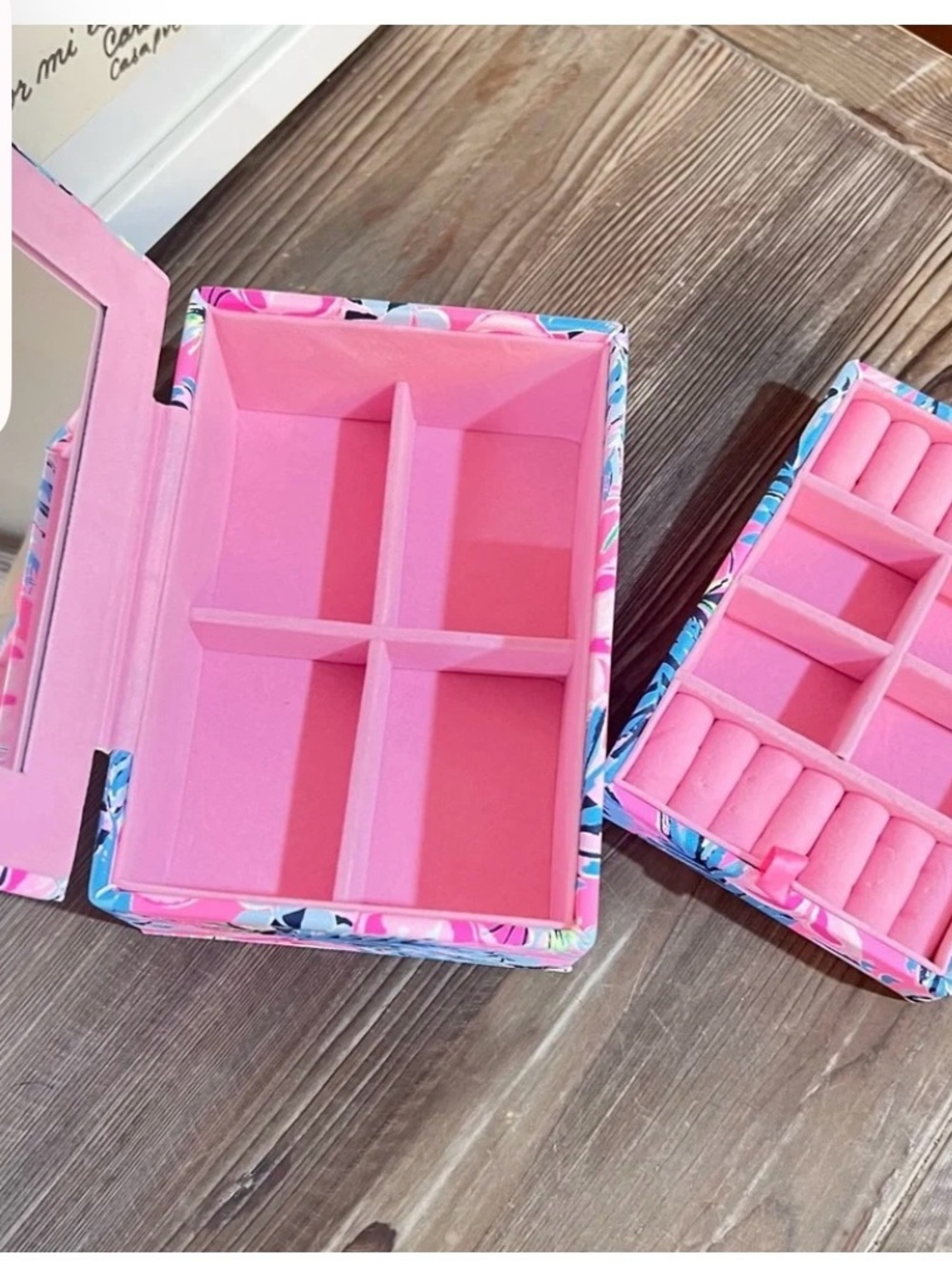 NWT—-Lilly Pulitzer Cockatoo Pretty in Pink Jewelry Box - Picture 5 of 8